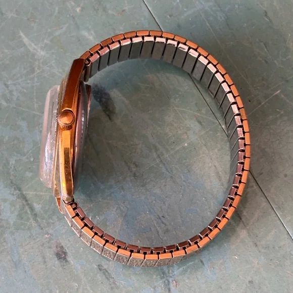 Vintage Timex 1970’s Q Quartz Men’s Watch – Brown Dial, Day-Date, Parts/Repair - Picture 5 of 6